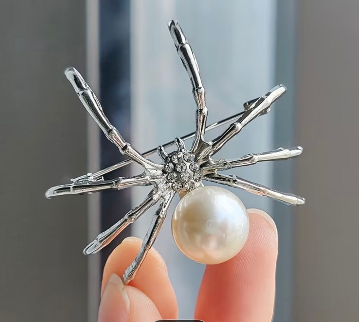 Pearl Widow