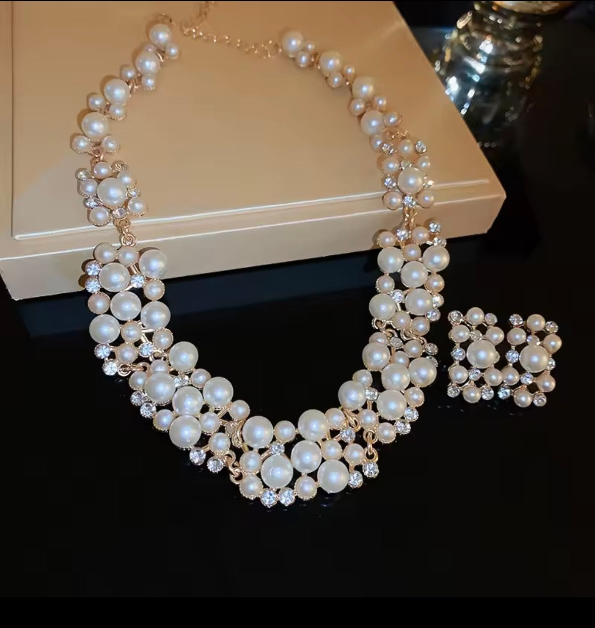 The Belgravia Pearl Jewellery Set