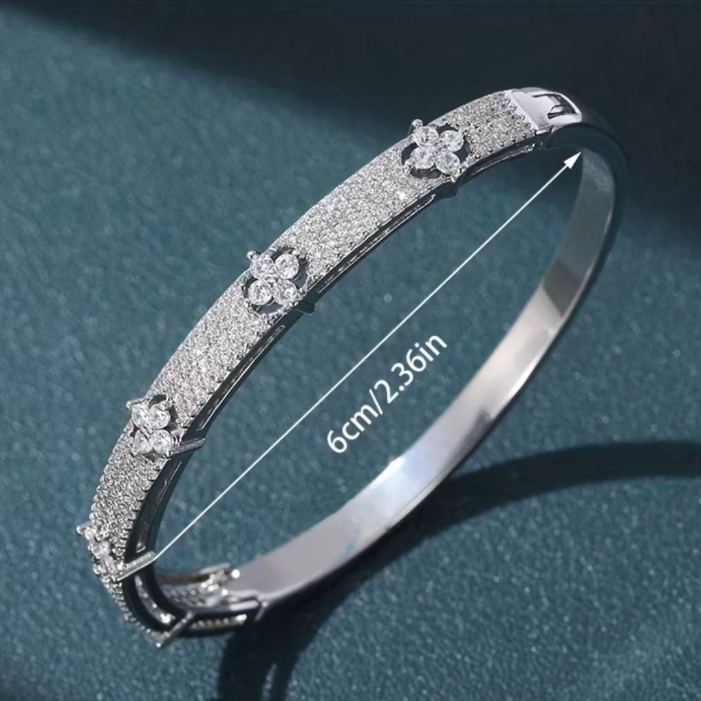 The Petal Bangle